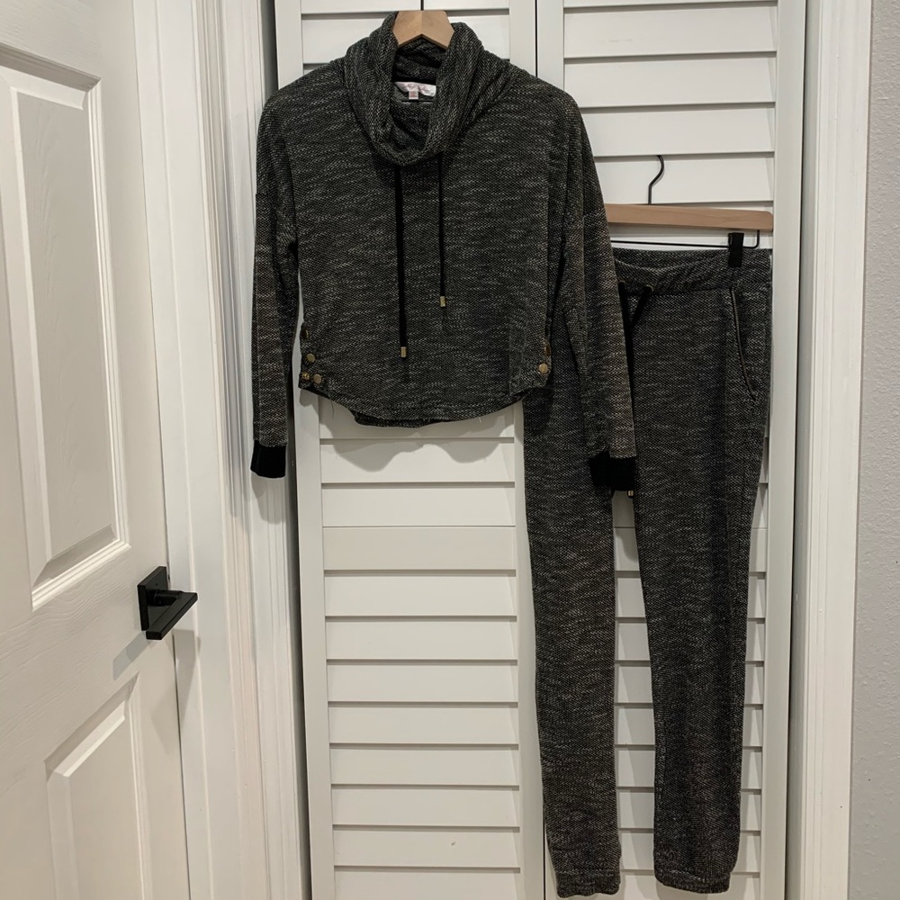 Marilyn Monroe sweater and sweat pant set